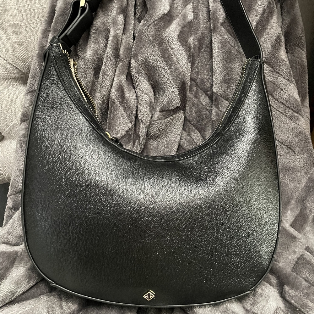 Elegant Black Women's Bag